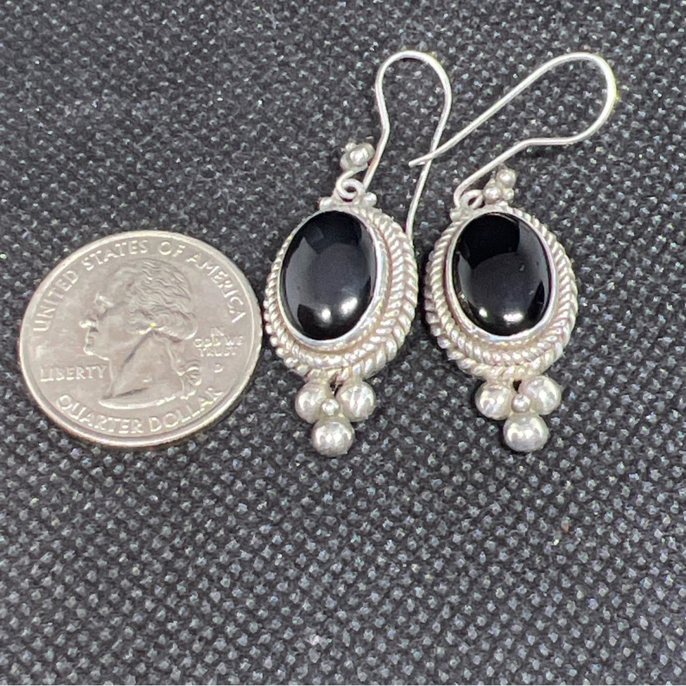 Suarti Onyx and 925 Sterling Silver Dangle Earrings made in Bali - Picture 4 of 5